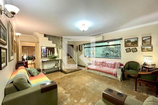 Casa à venda com 4 quartos, 200m² em Mirandópolis, São Paulo