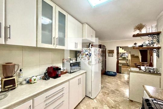 Casa à venda com 4 quartos, 200m² em Mirandópolis, São Paulo