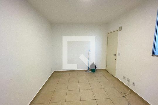 Sala de apartamento à venda com 2 quartos, 47m² em Califórnia, Belo Horizonte