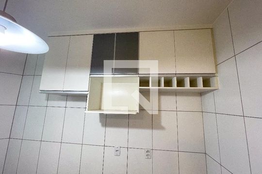 Cozinha de apartamento à venda com 2 quartos, 47m² em Califórnia, Belo Horizonte