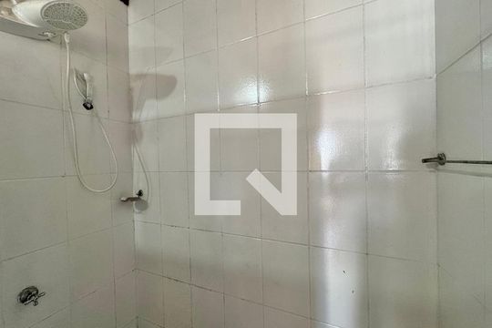 Banheiro Social 2 de casa de condomínio à venda com 4 quartos, 182m² em Vargem Pequena, Rio de Janeiro