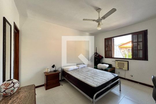 Suíte de casa de condomínio à venda com 4 quartos, 182m² em Vargem Pequena, Rio de Janeiro