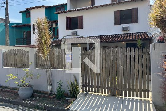 Fachada de casa de condomínio à venda com 4 quartos, 182m² em Vargem Pequena, Rio de Janeiro