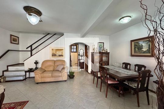 Sala de casa de condomínio à venda com 4 quartos, 182m² em Vargem Pequena, Rio de Janeiro