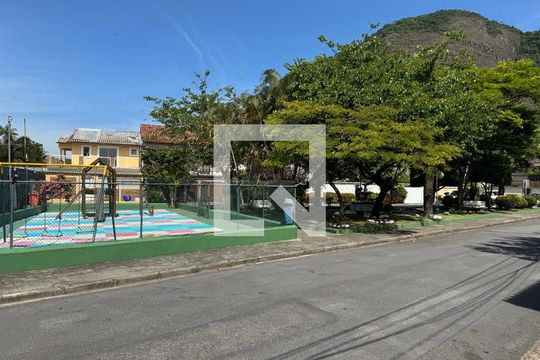 Área comum de casa de condomínio à venda com 4 quartos, 182m² em Vargem Pequena, Rio de Janeiro