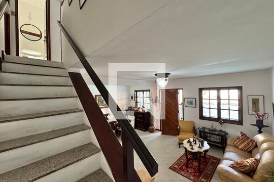 Sala de casa de condomínio à venda com 4 quartos, 182m² em Vargem Pequena, Rio de Janeiro