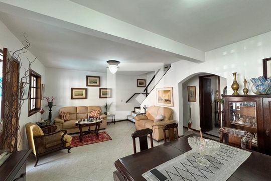 Sala de casa de condomínio à venda com 4 quartos, 182m² em Vargem Pequena, Rio de Janeiro
