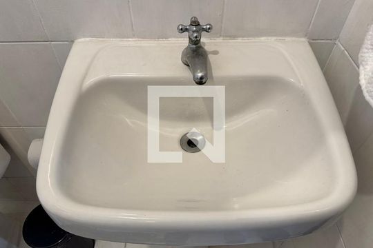 Lavabo de casa de condomínio à venda com 4 quartos, 182m² em Vargem Pequena, Rio de Janeiro