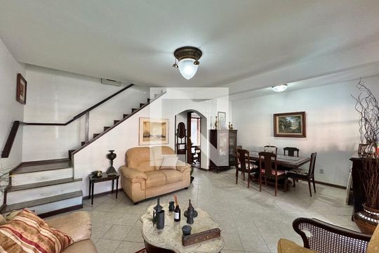 Sala de casa de condomínio à venda com 4 quartos, 182m² em Vargem Pequena, Rio de Janeiro
