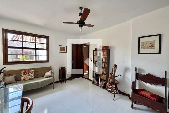 Sala - Segundo andar de casa de condomínio à venda com 4 quartos, 182m² em Vargem Pequena, Rio de Janeiro