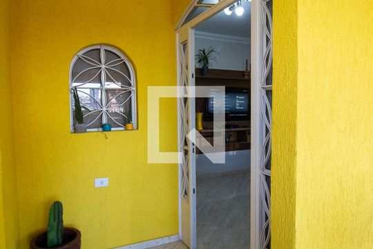 Varanda de casa à venda com 4 quartos, 175m² em Conjunto Habitacional Aguia de Haia, São Paulo
