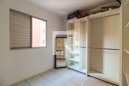 Quarto 2 de apartamento para alugar com 2 quartos, 50m² em Vila Carmosina, São Paulo