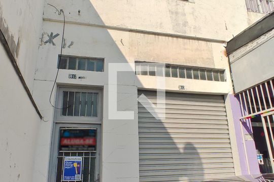 Fachada + placa de kitnet/studio para alugar com 1 quarto, 30m² em Itaberaba, São Paulo