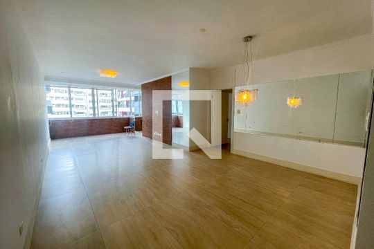 Sala de apartamento à venda com 3 quartos, 160m² em Pinheiros, São Paulo