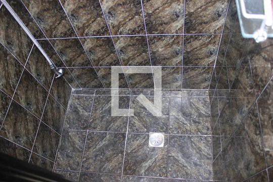 Banheiro de casa para alugar com 2 quartos, 120m² em Residencial Parque Cumbica, Guarulhos