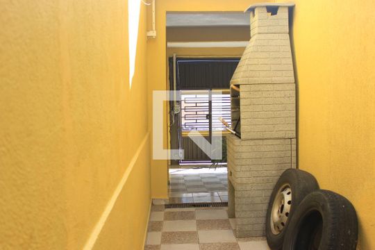 Quintal de casa para alugar com 2 quartos, 120m² em Residencial Parque Cumbica, Guarulhos