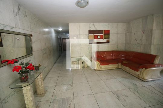 Hall de Entrada de apartamento para alugar com 3 quartos, 115m² em Olaria, Rio de Janeiro