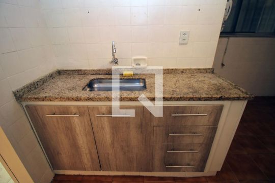Cozinha de apartamento para alugar com 3 quartos, 115m² em Olaria, Rio de Janeiro
