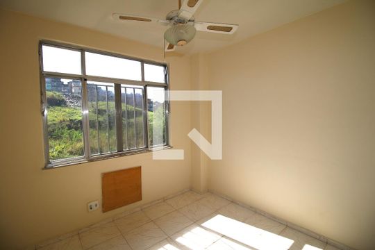 Quarto 1 de apartamento para alugar com 3 quartos, 115m² em Olaria, Rio de Janeiro