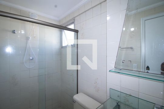 Banheiro de apartamento à venda com 2 quartos, 56m² em Vila Cachoeira, São Paulo