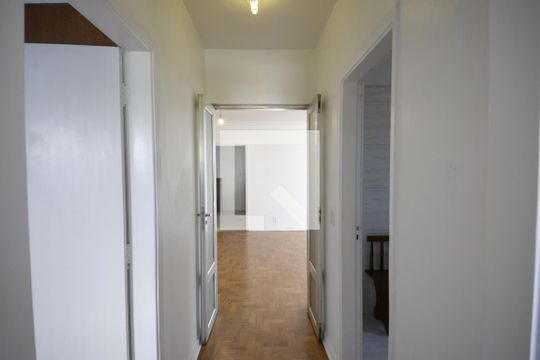 Corredor de apartamento à venda com 2 quartos, 128m² em Jardim da Glória, São Paulo