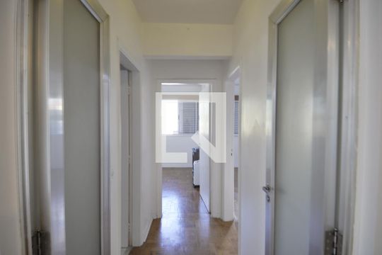 Corredor de apartamento à venda com 2 quartos, 128m² em Jardim da Glória, São Paulo