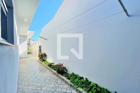 Área externa de casa à venda com 3 quartos, 195m² em Jardim Tabatinga, Guarulhos