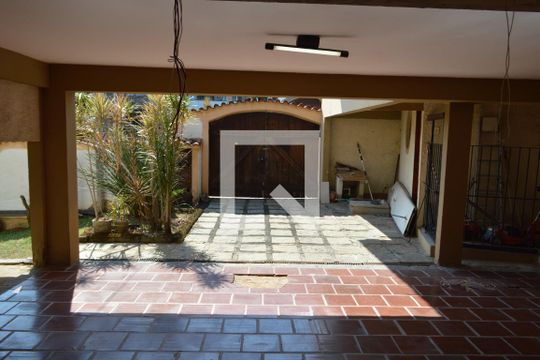 Garagem de casa de condomínio à venda com 5 quartos, 370m² em Taquara, Rio de Janeiro