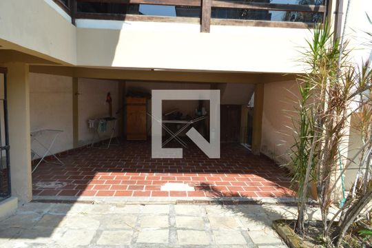 Garagem  de casa de condomínio à venda com 5 quartos, 370m² em Taquara, Rio de Janeiro