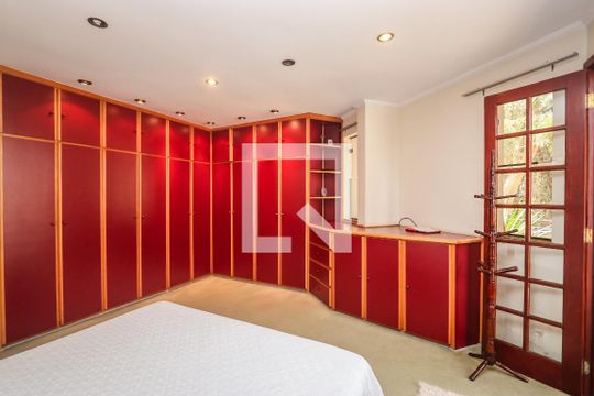 Suíte de casa de condomínio para alugar com 4 quartos, 300m² em Chacara Nossa Senhora do Bom Conselho, São Paulo