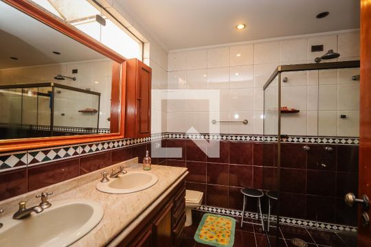 Banheiro Suíte de casa de condomínio para alugar com 4 quartos, 300m² em Chacara Nossa Senhora do Bom Conselho, São Paulo