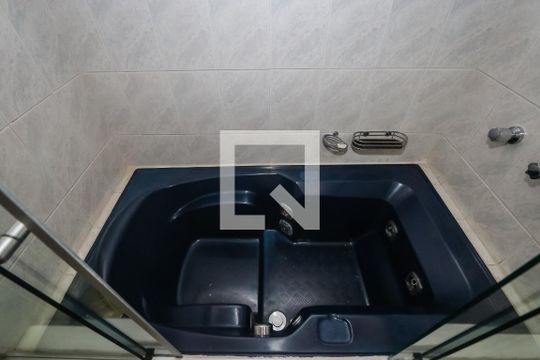 Banheiro Suíte 2 de casa de condomínio à venda com 4 quartos, 300m² em Chacara Nossa Senhora do Bom Conselho, São Paulo