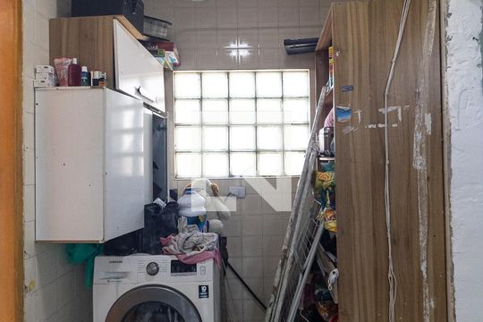 Lavanderia da Casa 1 de casa à venda com 4 quartos, 150m² em Vila das Merces, São Paulo