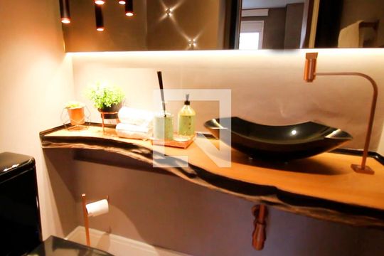 Banheiro de apartamento à venda com 2 quartos, 93m² em Vila Olímpia, São Paulo