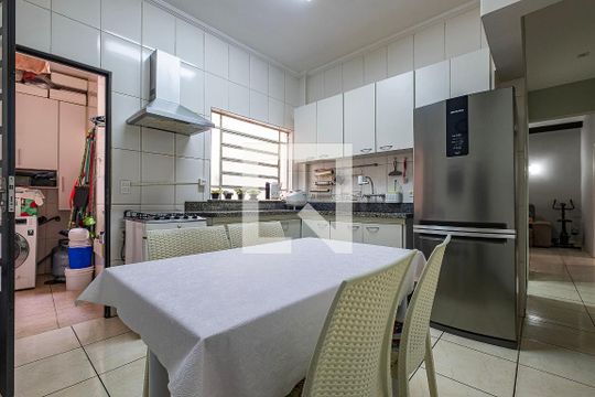 Cozinha de apartamento à venda com 3 quartos, 100m² em Pinheiros, São Paulo