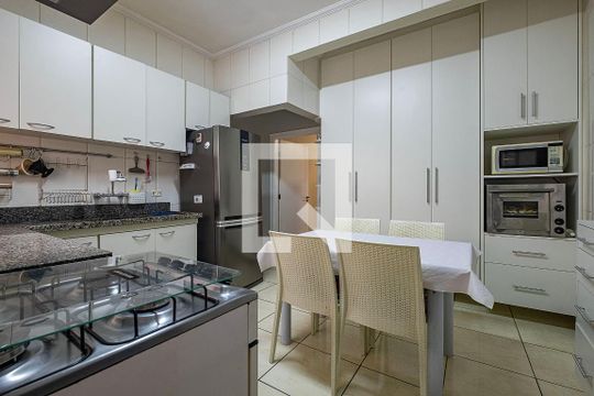 Cozinha de apartamento à venda com 3 quartos, 100m² em Pinheiros, São Paulo