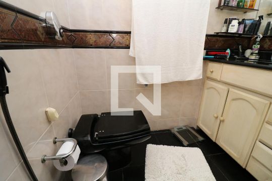 Banheiro da Suíte de apartamento à venda com 3 quartos, 142m² em Jardim Guanabara, Rio de Janeiro