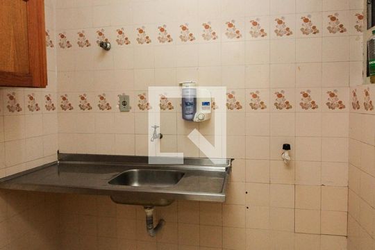 Cozinha e Área de Serviço de apartamento à venda com 1 quarto, 33m² em Centro Histórico, Porto Alegre