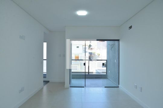 Casa à venda com 3 quartos, 270m² em Parque das Nações, Santo André