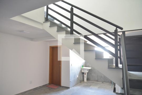 Área de Serviço de casa para alugar com 3 quartos, 270m² em Parque das Nações, Santo André