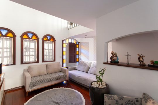 Casa à venda com 4 quartos, 360m² em Esplanada, Belo Horizonte