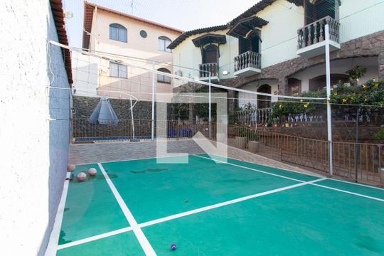 Quadra de casa à venda com 4 quartos, 360m² em Esplanada, Belo Horizonte
