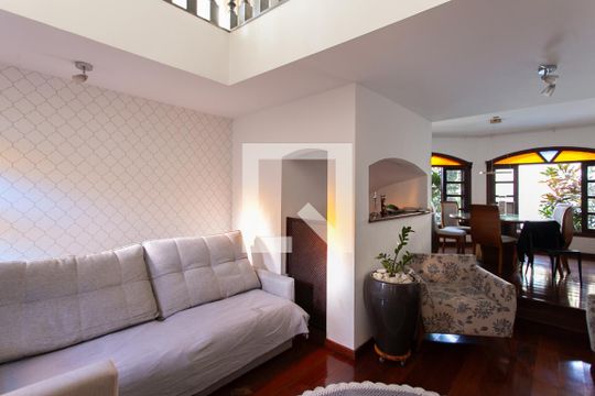 Sala 1 de casa à venda com 4 quartos, 360m² em Esplanada, Belo Horizonte