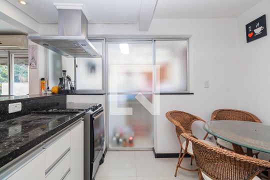 Cozinha de apartamento à venda com 2 quartos, 81m² em Petrópolis, Porto Alegre
