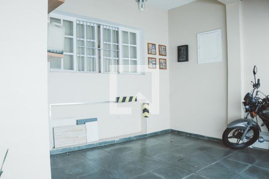 Garagem de casa à venda com 2 quartos, 96m² em Tucuruvi, São Paulo