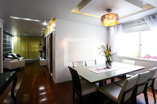 Sala de casa à venda com 3 quartos, 190m² em Instituto de Previdência , São Paulo