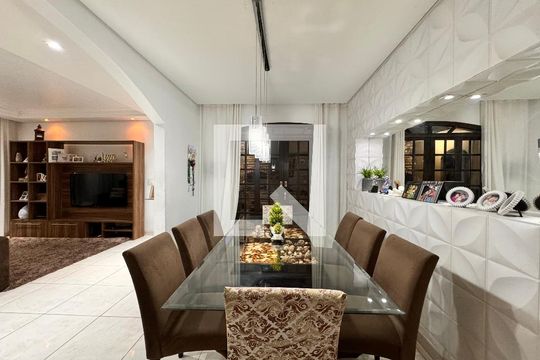 Sala de casa à venda com 4 quartos, 230m² em Vila Curuçá, Santo André