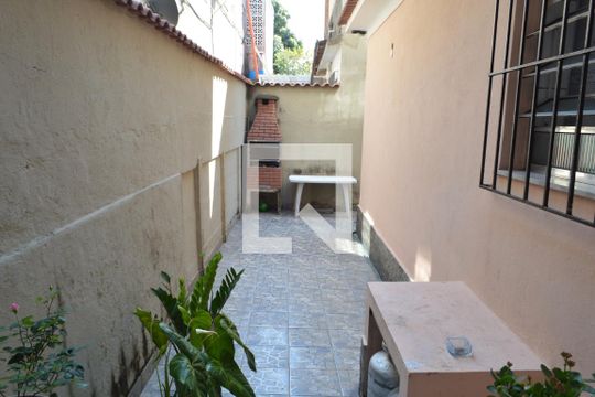 Quintal de casa à venda com 2 quartos, 65m² em Taquara, Rio de Janeiro