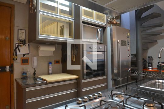 Cozinha de apartamento à venda com 2 quartos, 100m² em Campestre, Santo André