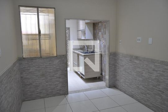 Sala de casa para alugar com 1 quarto, 60m² em Pilares, Rio de Janeiro